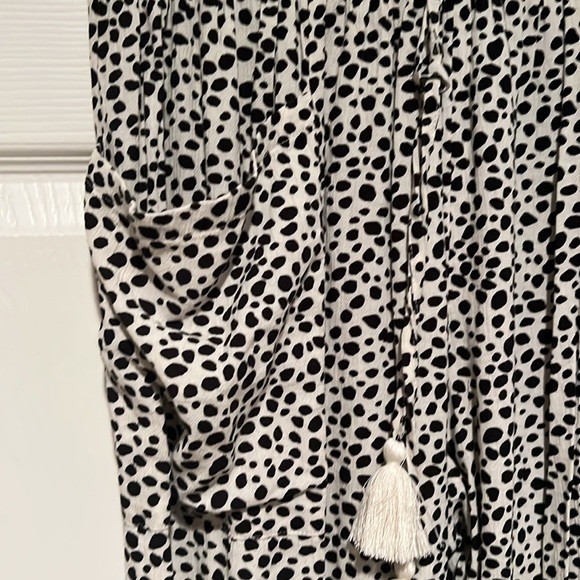 Flowy jogger style pants perfect for beach cover up or lounging - Picture 2 of 4